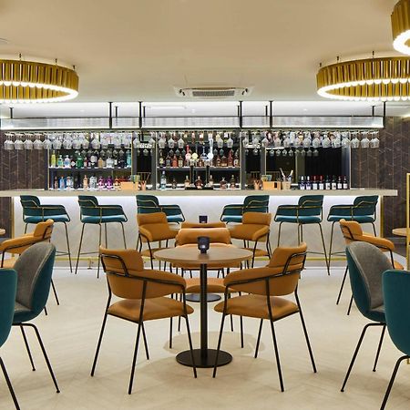 Courtyard By Marriott London Heathrow Airport Hotell Harlington  Eksteriør bilde