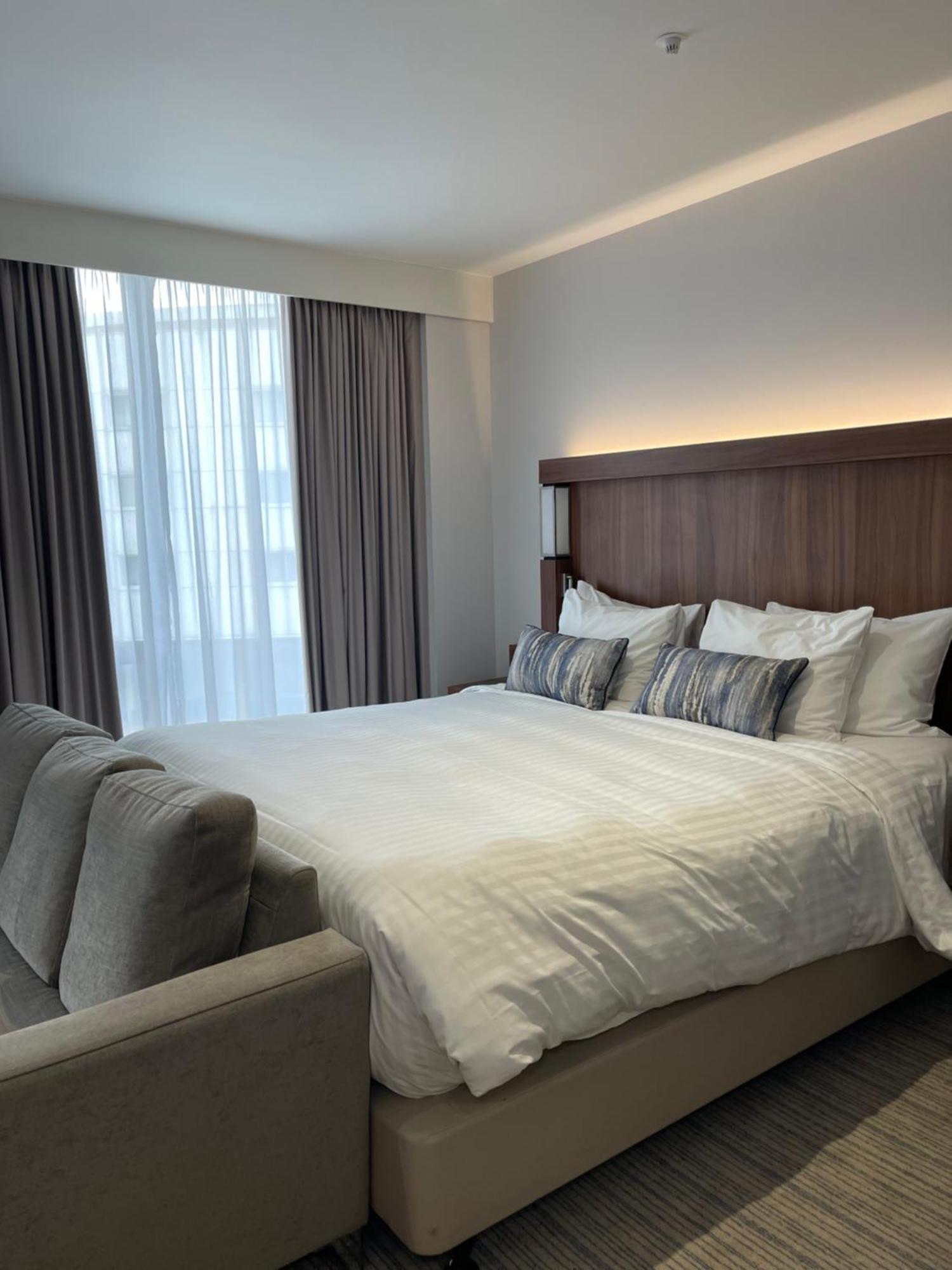 Courtyard By Marriott London Heathrow Airport Hotell Harlington  Eksteriør bilde