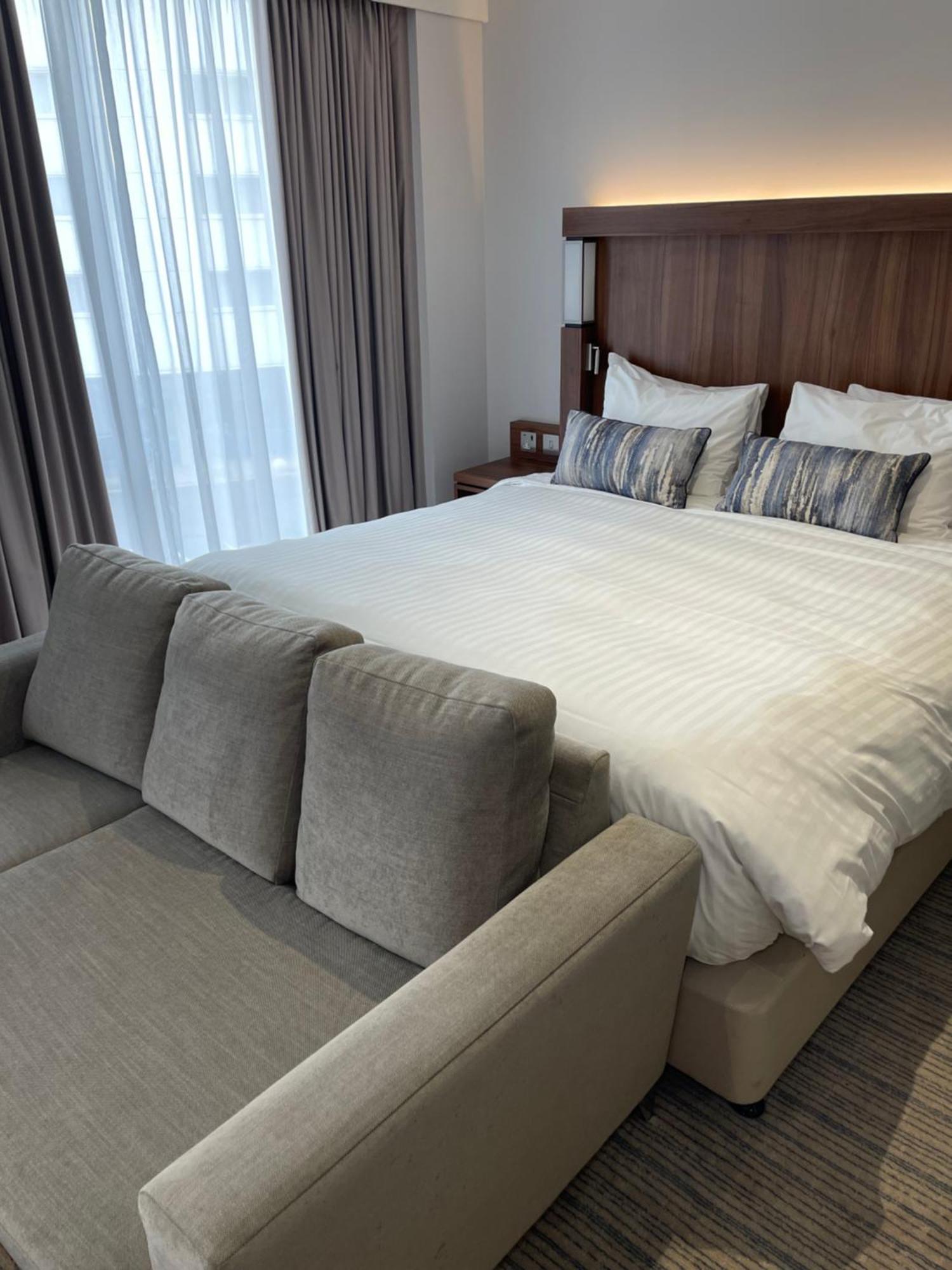 Courtyard By Marriott London Heathrow Airport Hotell Harlington  Eksteriør bilde