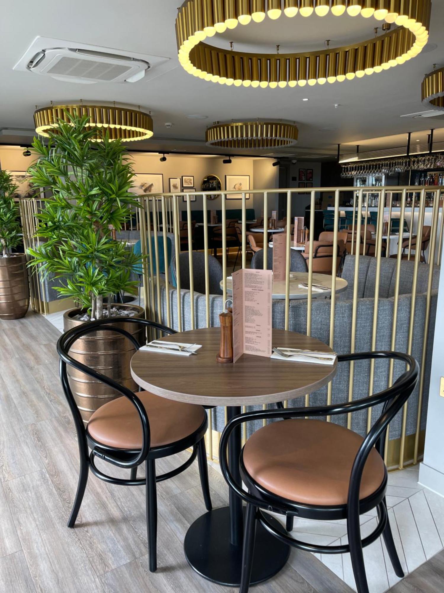 Courtyard By Marriott London Heathrow Airport Hotell Harlington  Eksteriør bilde