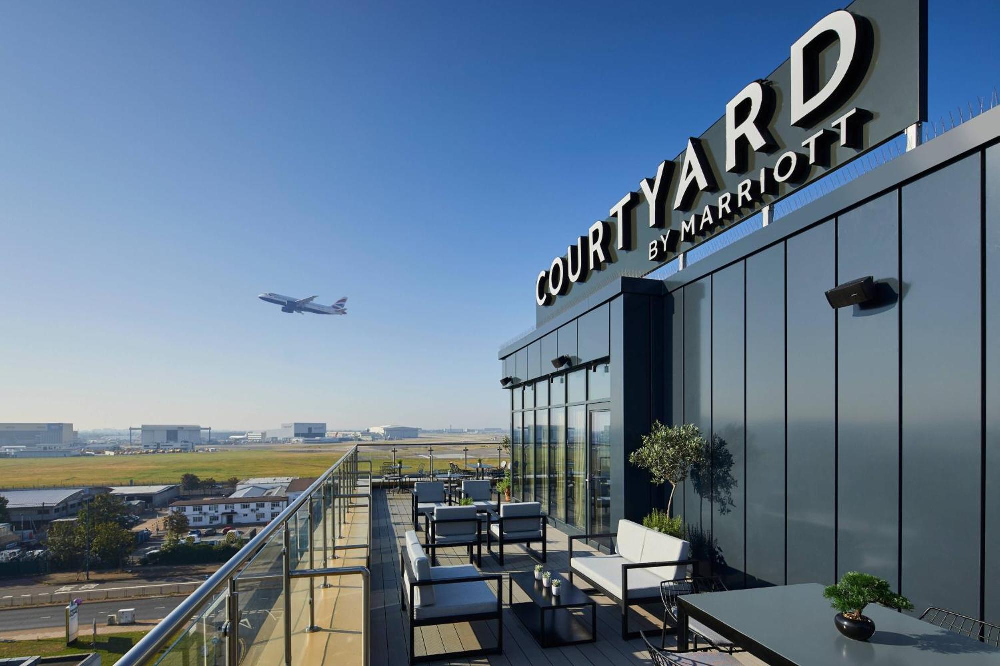 Courtyard By Marriott London Heathrow Airport Hotell Harlington  Eksteriør bilde