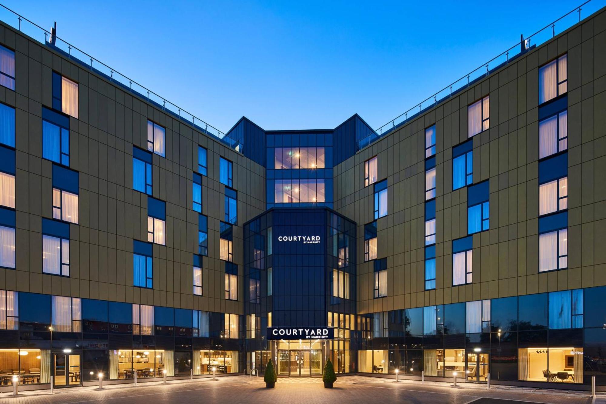 Courtyard By Marriott London Heathrow Airport Hotell Harlington  Eksteriør bilde